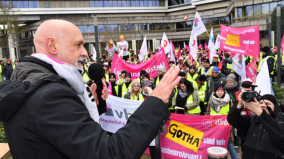 Einkommensrunde 2023 bei Bund und Kommunen: Protest in Nürnberg