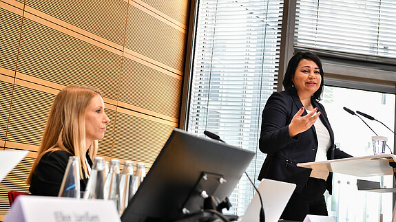 Sitzung der Hauptversammlung der dbb bundesfrauenvertretung Sitzung der Hauptversammlung der dbb bundesfrauenvertretung