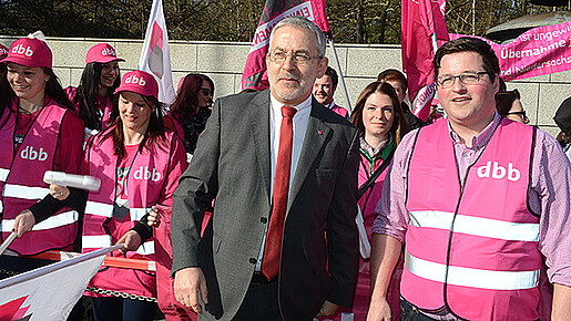 Salzgitter stärkt Verhandlungsführer Russ den Rücken
