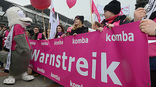 Warnstreik, Demo und Protestkundgebung in Salzgitter Warnstreik, Demo und Protestkundgebung in Salzgitter