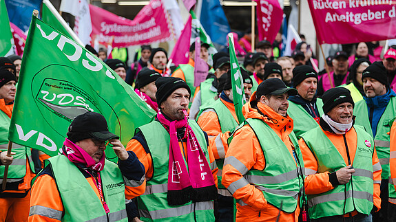Das Foto zeigt die Demonstration anlässlich der Einkommensrunde 2025 am 26.02.2025 in München.