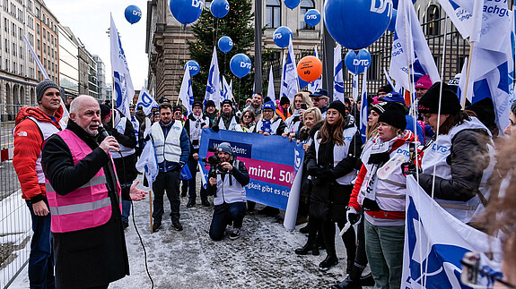Einkommensrunde 2023 mit der TdL: Demo in Berlin Aktion, Bundesrat, DSTG, Demo, Deutsche Steuer-Gewerkschaft, EKR 2023 Länder