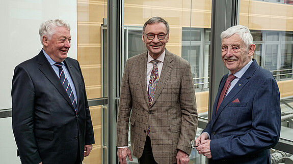 Horst Günther Klitzing mit Jürgen Feddersen (links) und Claus Bernhold (rechts)