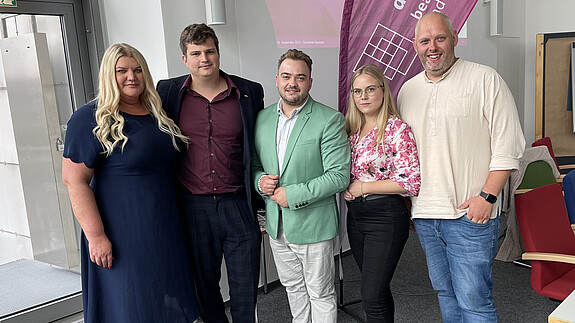 Die Bundesjugendleitung ist wieder vollständig: Daria Abramov, das neue Mitglied Oliver Löwe, Matthäus Fandrejewski, Sandra Heisig und Toni Nickel (von links).