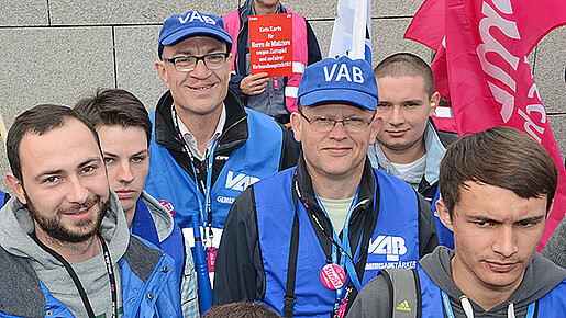 Uwe Busack (3. von rechts) Uwe Busack (3. von rechts)