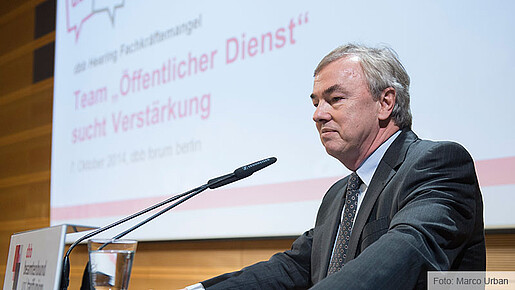 Klaus Dauderstädt beim dbb Hearing Fachkräftemangel Klaus Dauderstädt beim dbb Hearing Fachkräftemangel