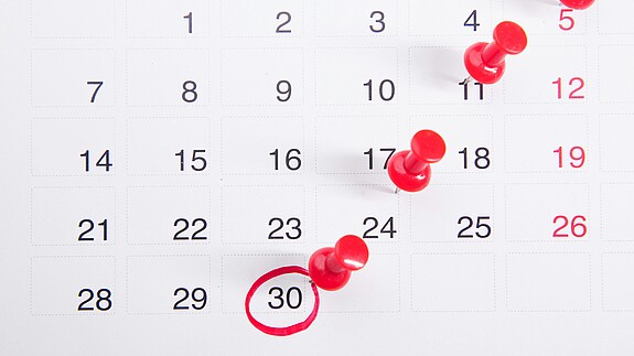 Die Vier-Tage-Woche ist nicht maßgeblich dafür, ob junge Beamt*innen im Job bleiben. Andere Faktoren fallen stärker ins Gewicht. Die Vier-Tage-Woche ist nicht maßgeblich dafür, ob junge Beamt*innen im Job bleiben. Andere Faktoren fallen stärker ins Gewicht.