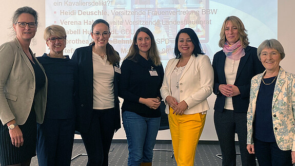 Gegen sexualisierte Gewalt an Frauen: Übergriffe sind keine Kavaliersdelikte dbb frauen diskutieren mit Landtagsabgeordneten aus Baden-Württemberg.