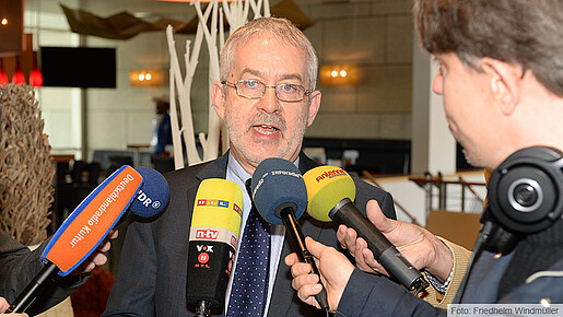 dbb Verhandlungsführer Willi Russ dbb Verhandlungsführer Willi Russ