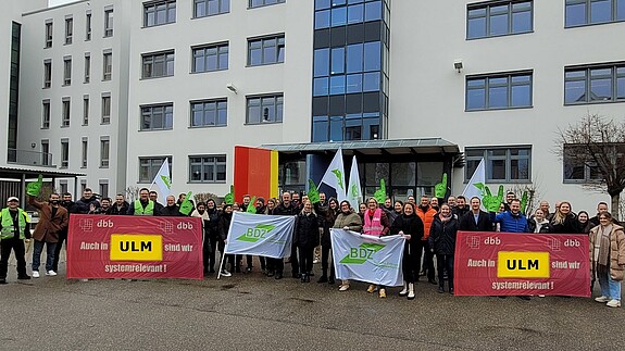 Einkommensrunde Bund und Kommunen 2023: Aktion in Ulm