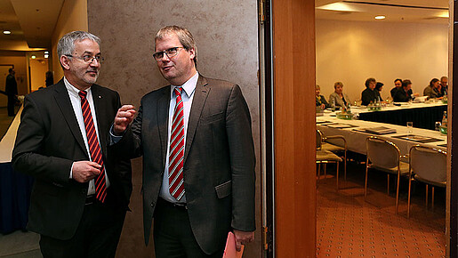 Auftaktrunde Entgeltordnung Lehrkräfte: Willi Russ und Jens Bullerjahn Auftaktrunde Entgeltordnung Lehrkräfte: Willi Russ und Jens Bullerjahn