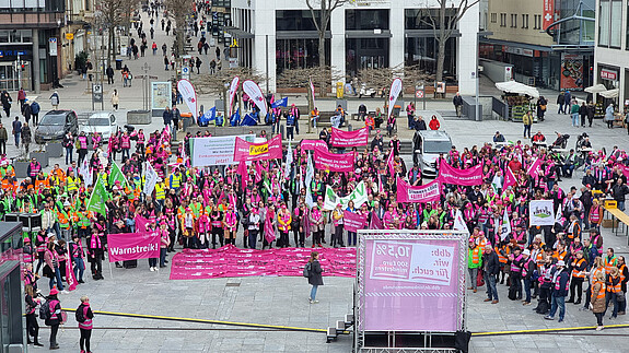 Einkommensrunde bei Bund und Kommunen 2023: Demo in Fulda Einkommensrunde bei Bund und Kommunen 2023: Demo in Fulda