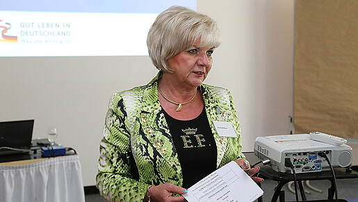 Frauenvertreterinnen des dbb beim Bürgerdialog der Bundesregierung Frauenvertreterinnen des dbb beim Bürgerdialog der Bundesregierung